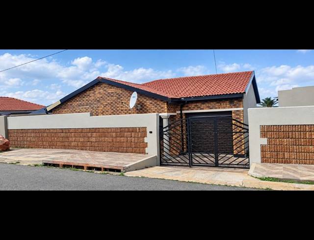 3 BEDROOM HOUSE FOR SALE IN MEADOWLANDS